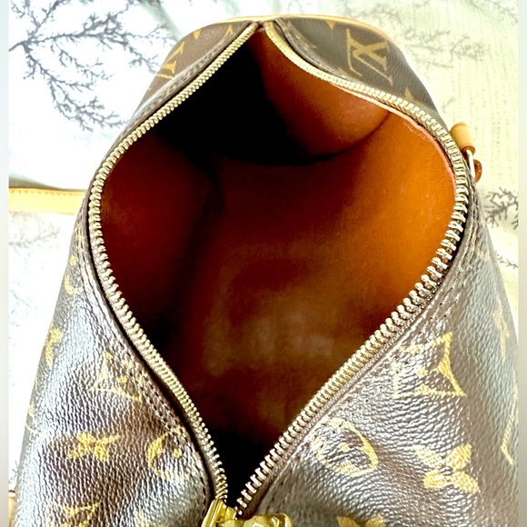 Authentic Louis Vuitton Monogram Canvas Papillion 28 Handbag (Date Code added) - Picture 10 of 16